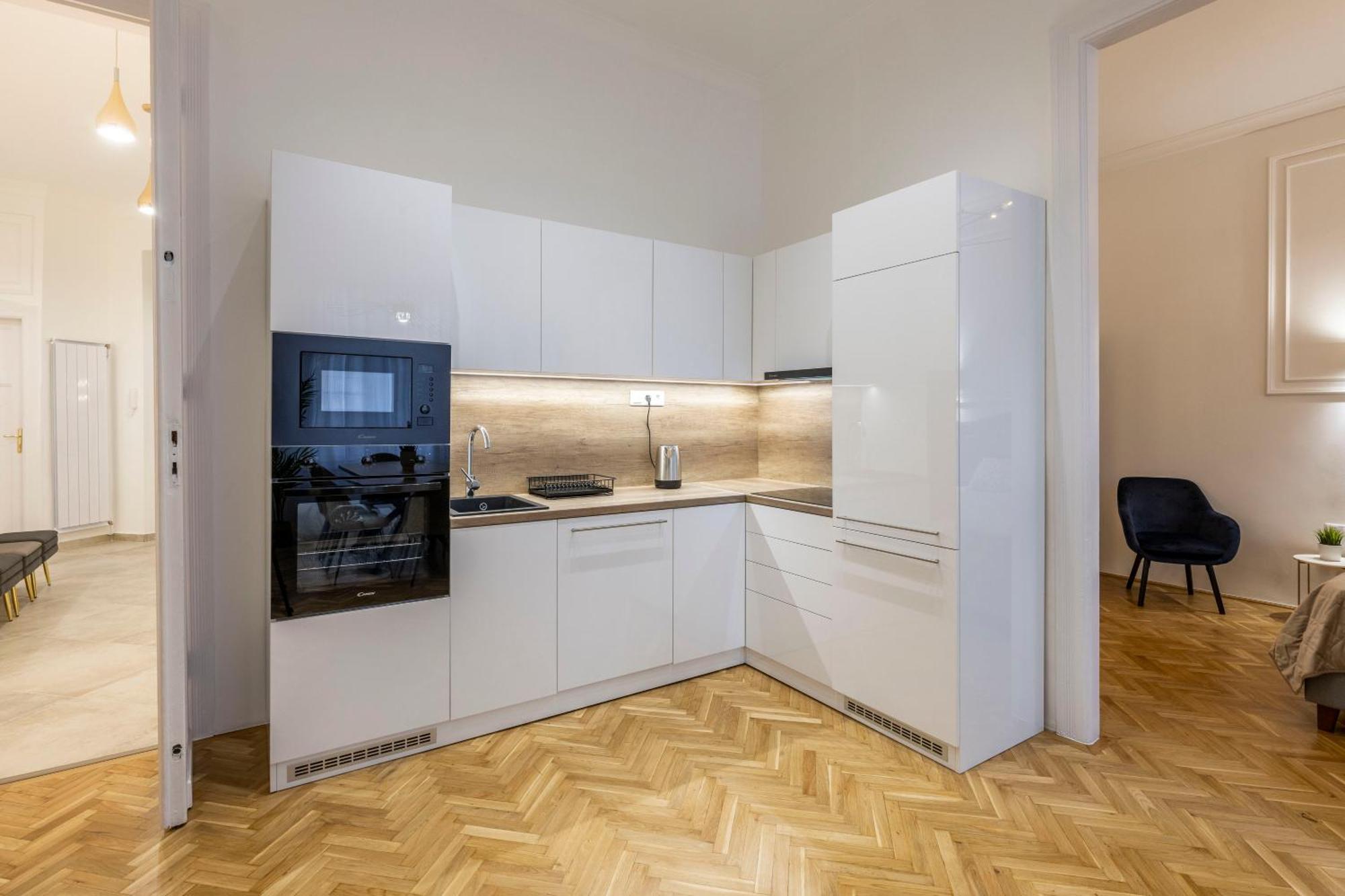 Luxurious Central 4Bedrm 3Bathrm Residence W/ Balcony Budapeşte Dış mekan fotoğraf