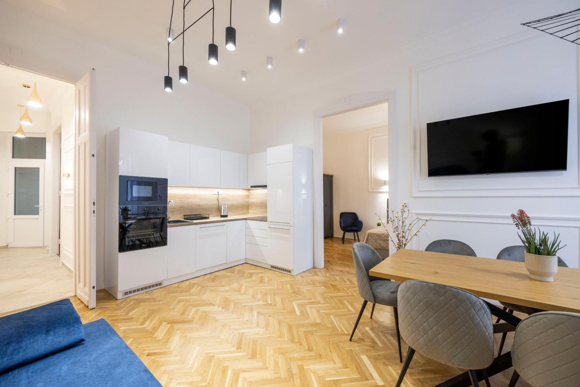 Luxurious Central 4Bedrm 3Bathrm Residence W/ Balcony Budapeşte Dış mekan fotoğraf
