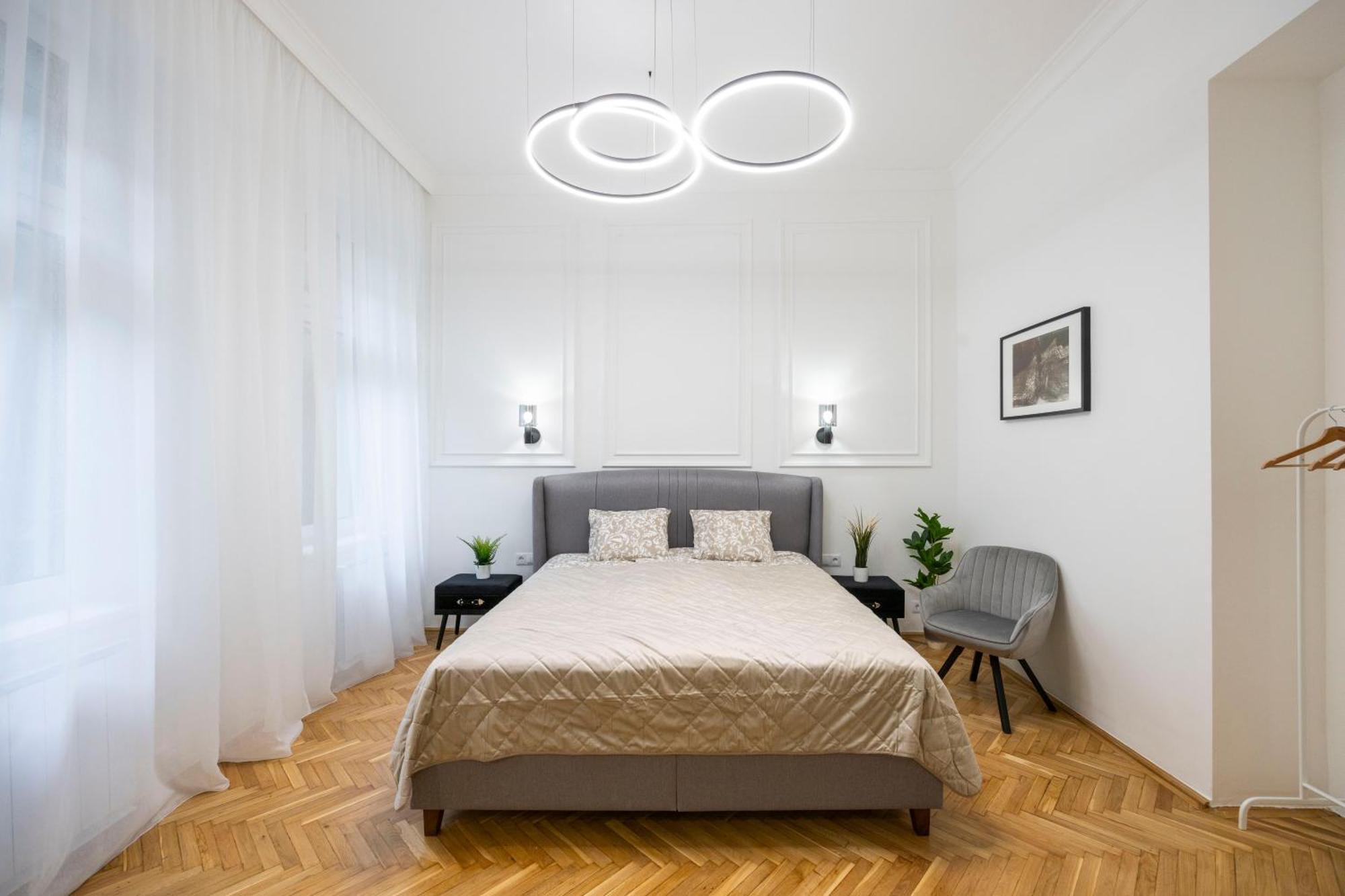 Luxurious Central 4Bedrm 3Bathrm Residence W/ Balcony Budapeşte Dış mekan fotoğraf