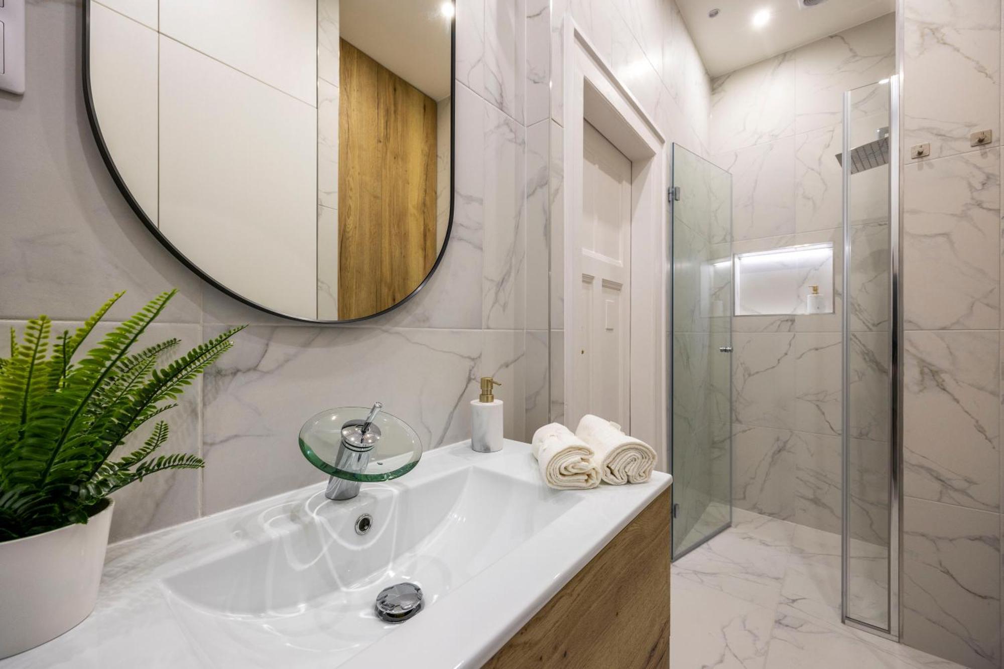 Luxurious Central 4Bedrm 3Bathrm Residence W/ Balcony Budapeşte Dış mekan fotoğraf