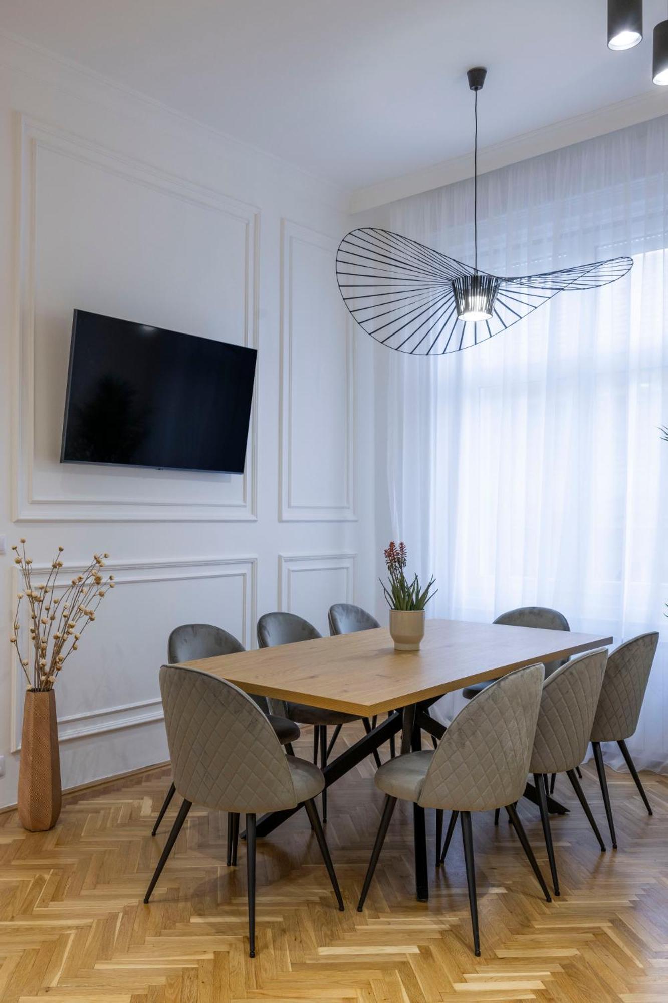 Luxurious Central 4Bedrm 3Bathrm Residence W/ Balcony Budapeşte Dış mekan fotoğraf