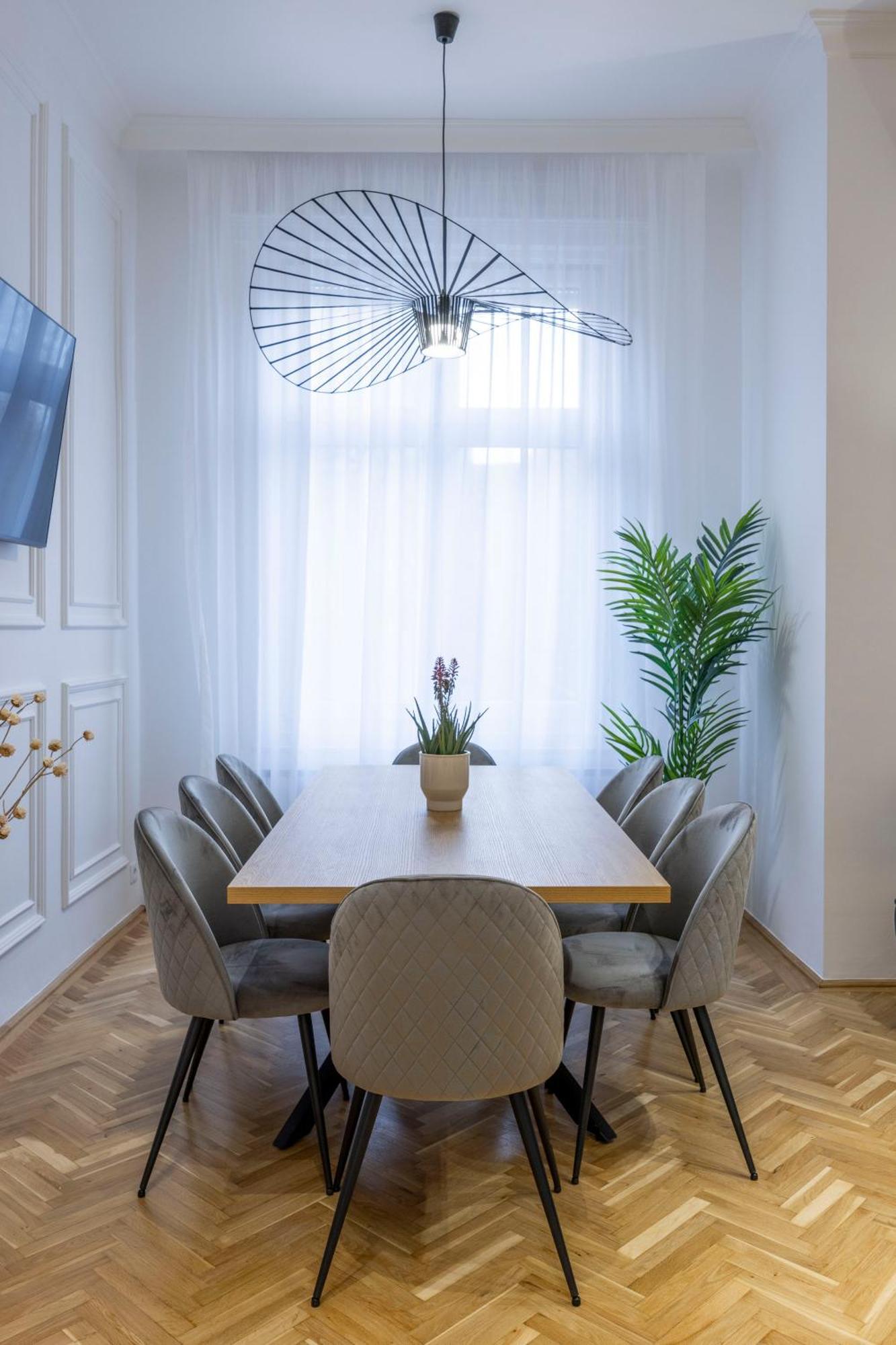 Luxurious Central 4Bedrm 3Bathrm Residence W/ Balcony Budapeşte Dış mekan fotoğraf